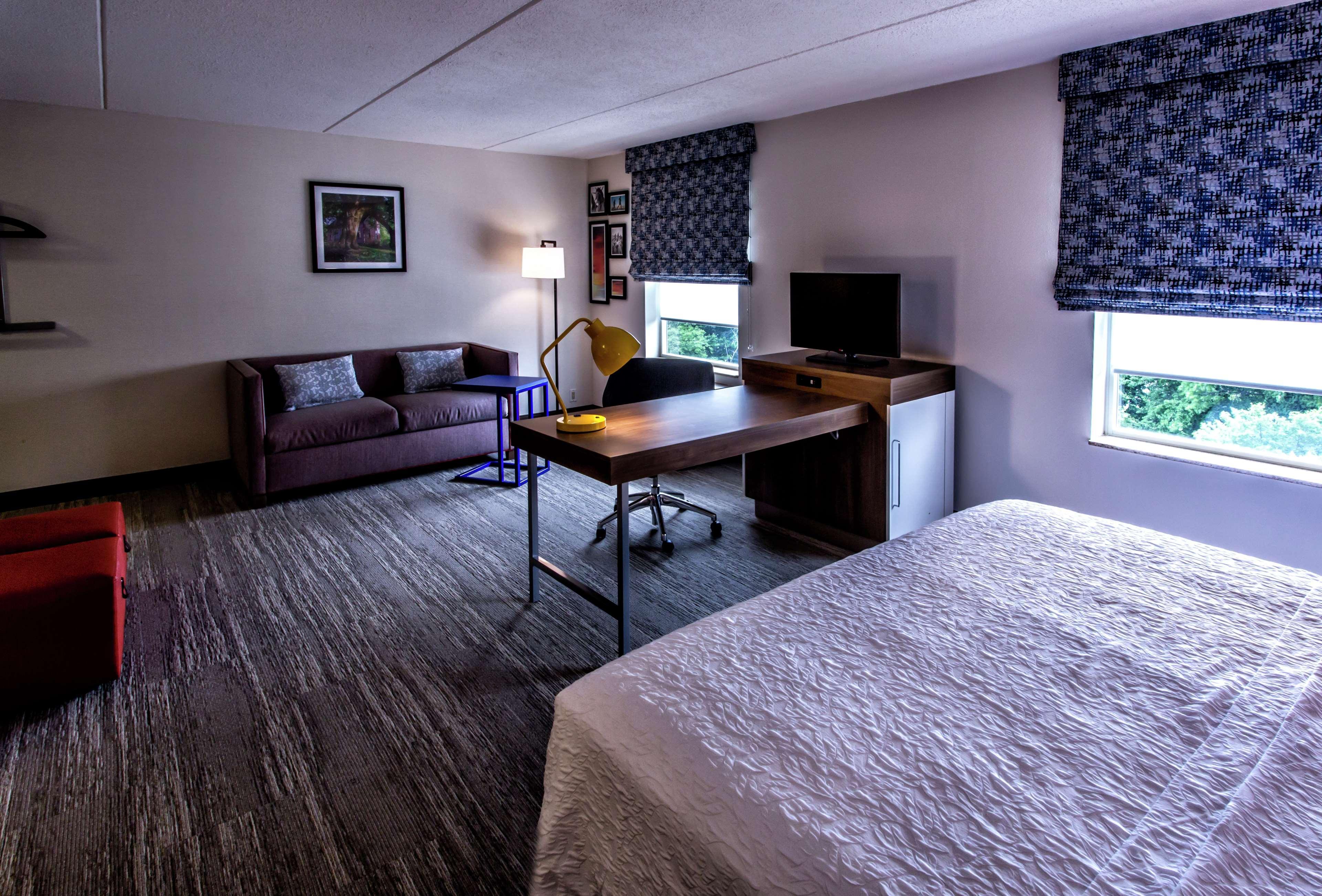 Hampton Inn & Suites Staten Island New York Exterior photo