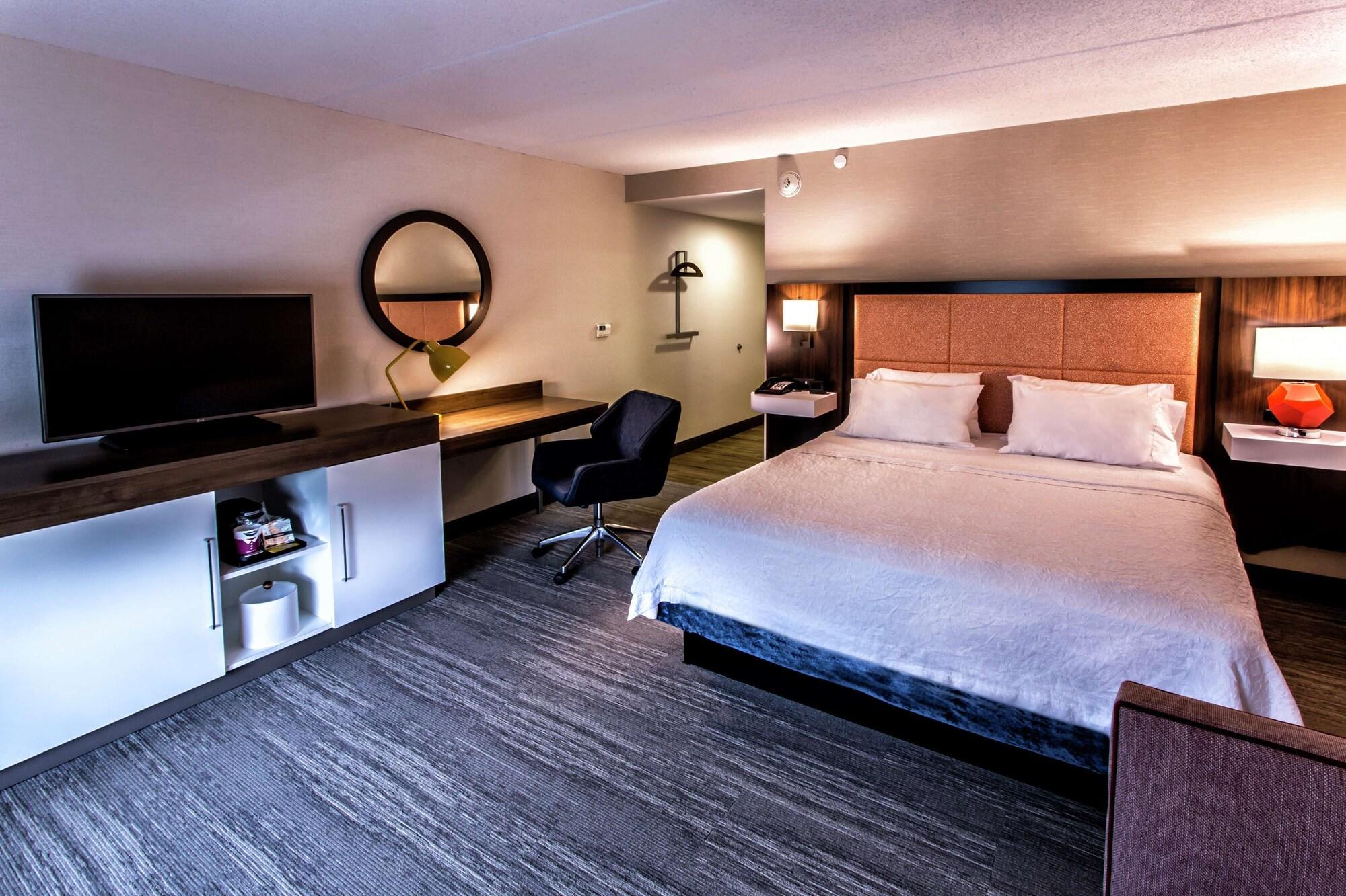 Hampton Inn & Suites Staten Island New York Exterior photo