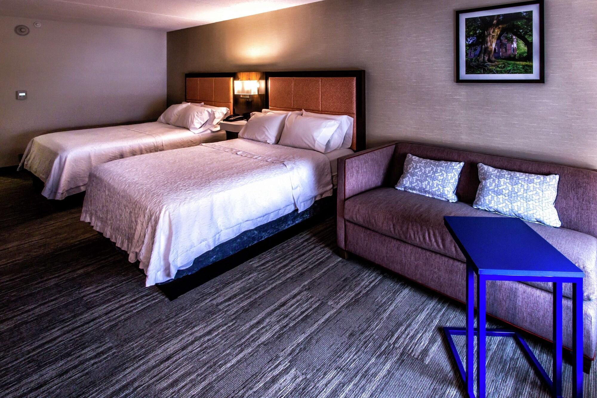 Hampton Inn & Suites Staten Island New York Exterior photo