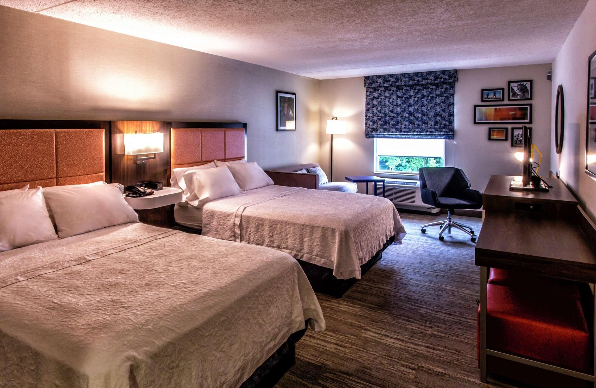 Hampton Inn & Suites Staten Island New York Exterior photo