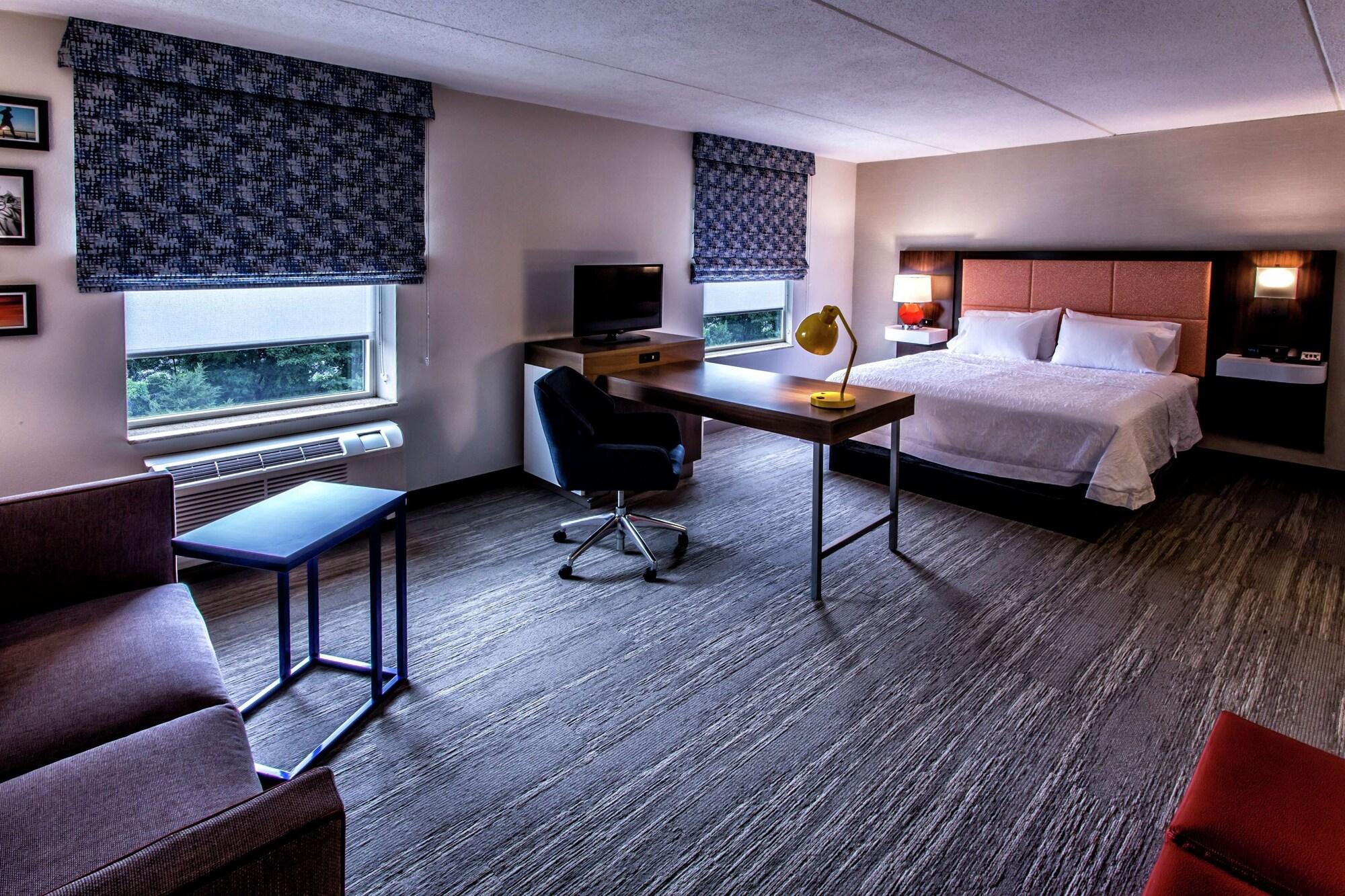 Hampton Inn & Suites Staten Island New York Exterior photo
